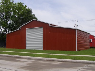 Carolina Barn | Boxed Eave Roof | 44W x 26L x 11H | Raised Center Aisle